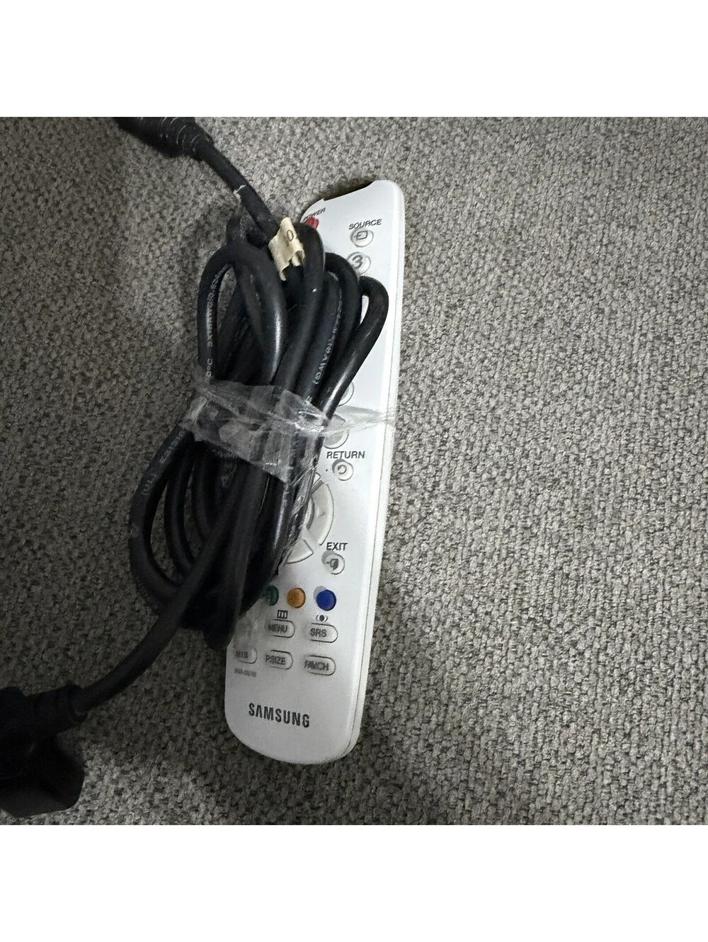 Samsung monitor powers